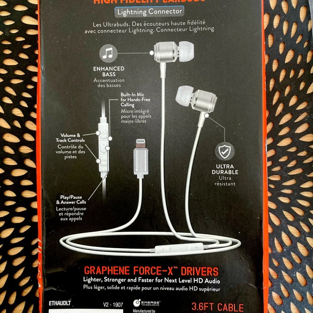 New In Box - Helix Ultrabuds High Fidelity EarBuds Lightning Connector